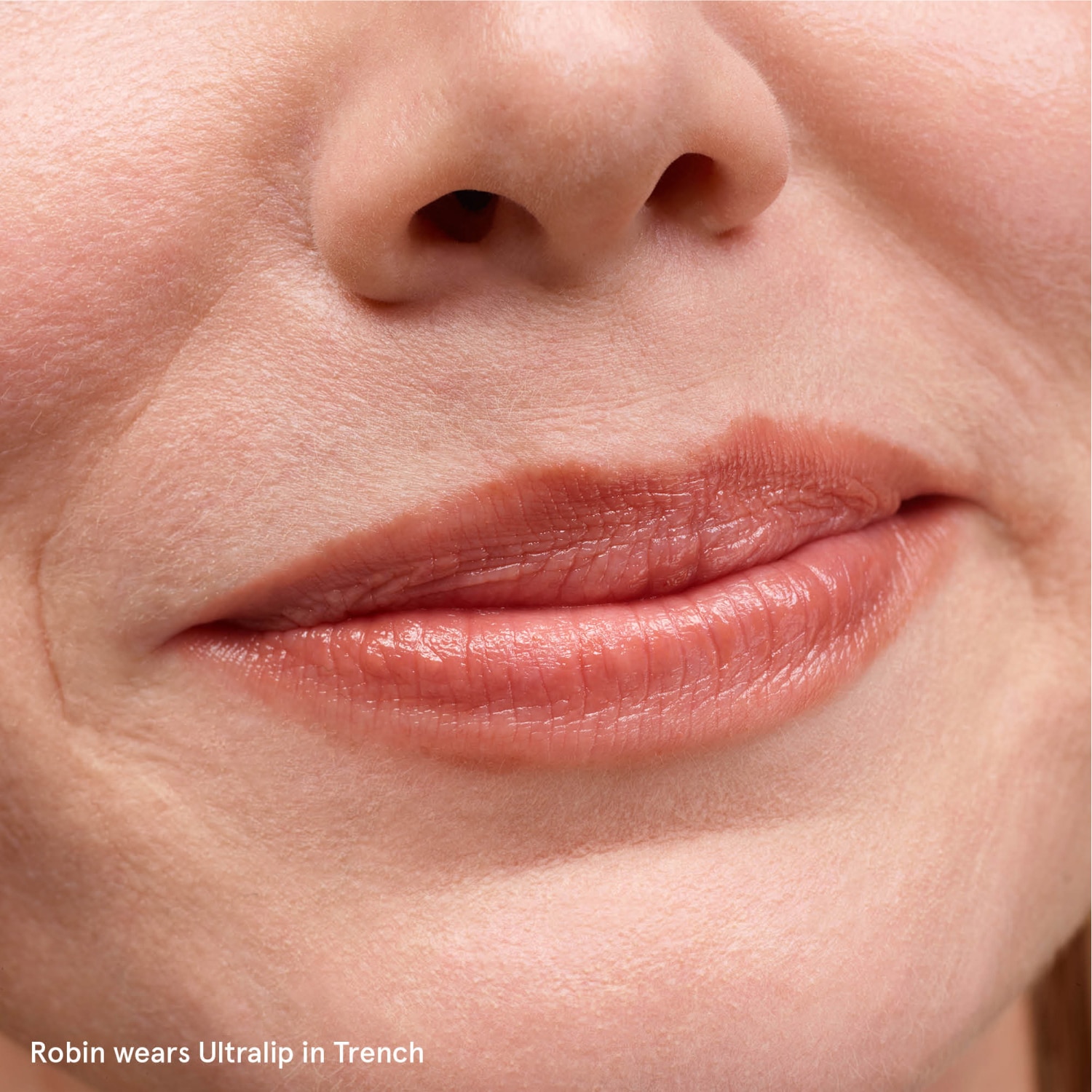 ULTRALIP HIGH SHINE LIPSTICK (LABIAL EN BARRA CON ÁCIDO HIALURÓNICO)